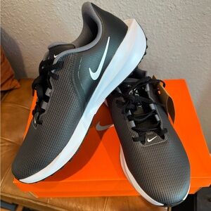 Brand New Nike Infinity G NN Women's Charcoal and White Golf Shoes